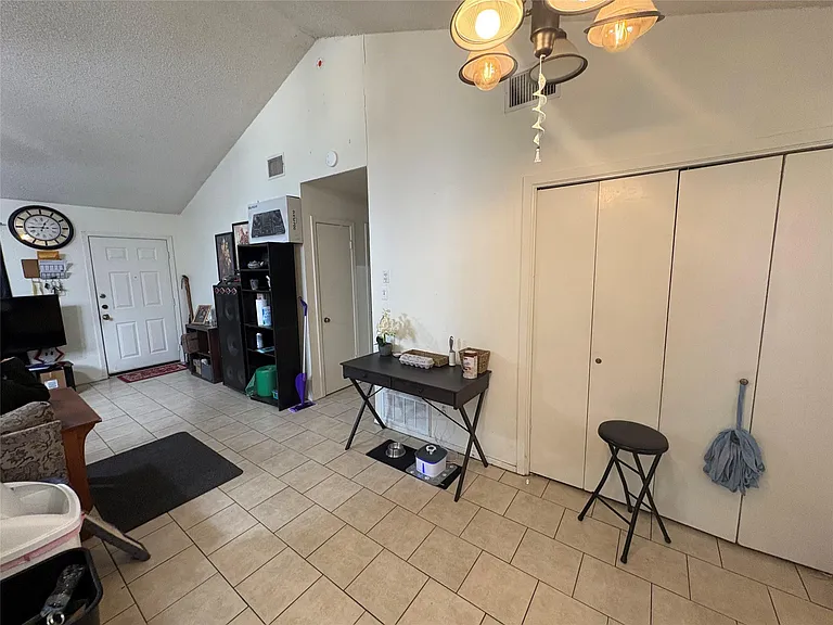 8811B Pineridge Dr #B — Photo 6