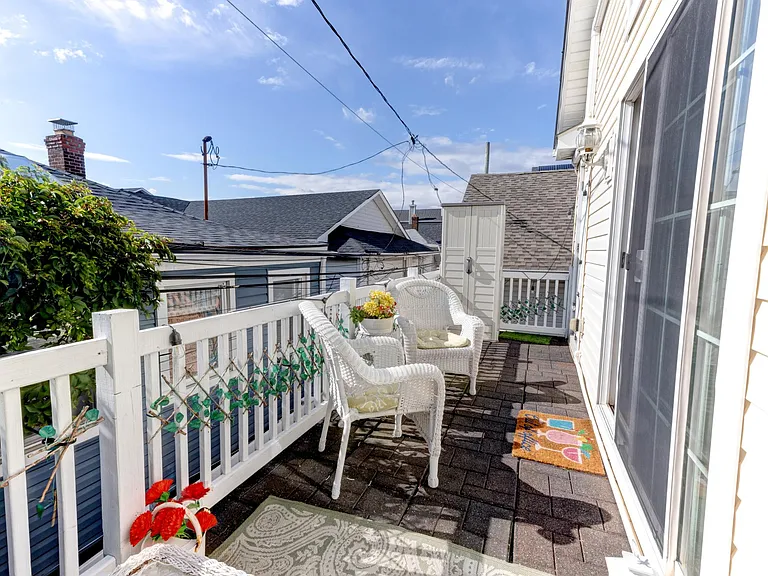 67 Vermont St — Photo 30