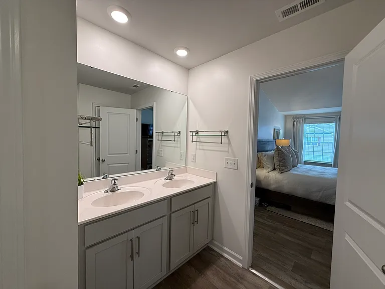 5021 Black Forest Dr — Photo 11