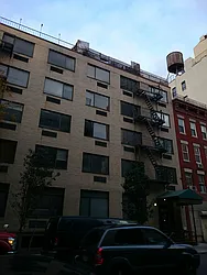 365 West 52nd Street in Hell&#39;s Kitchen