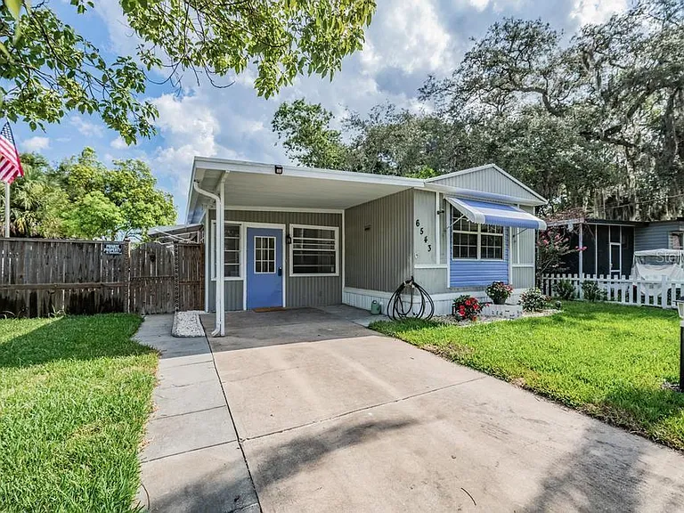 6543 Celeste Ln — Photo 1
