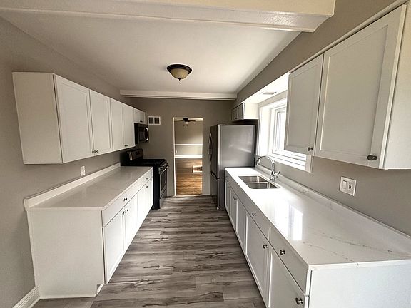5th image of 15336 S Kenton Ave