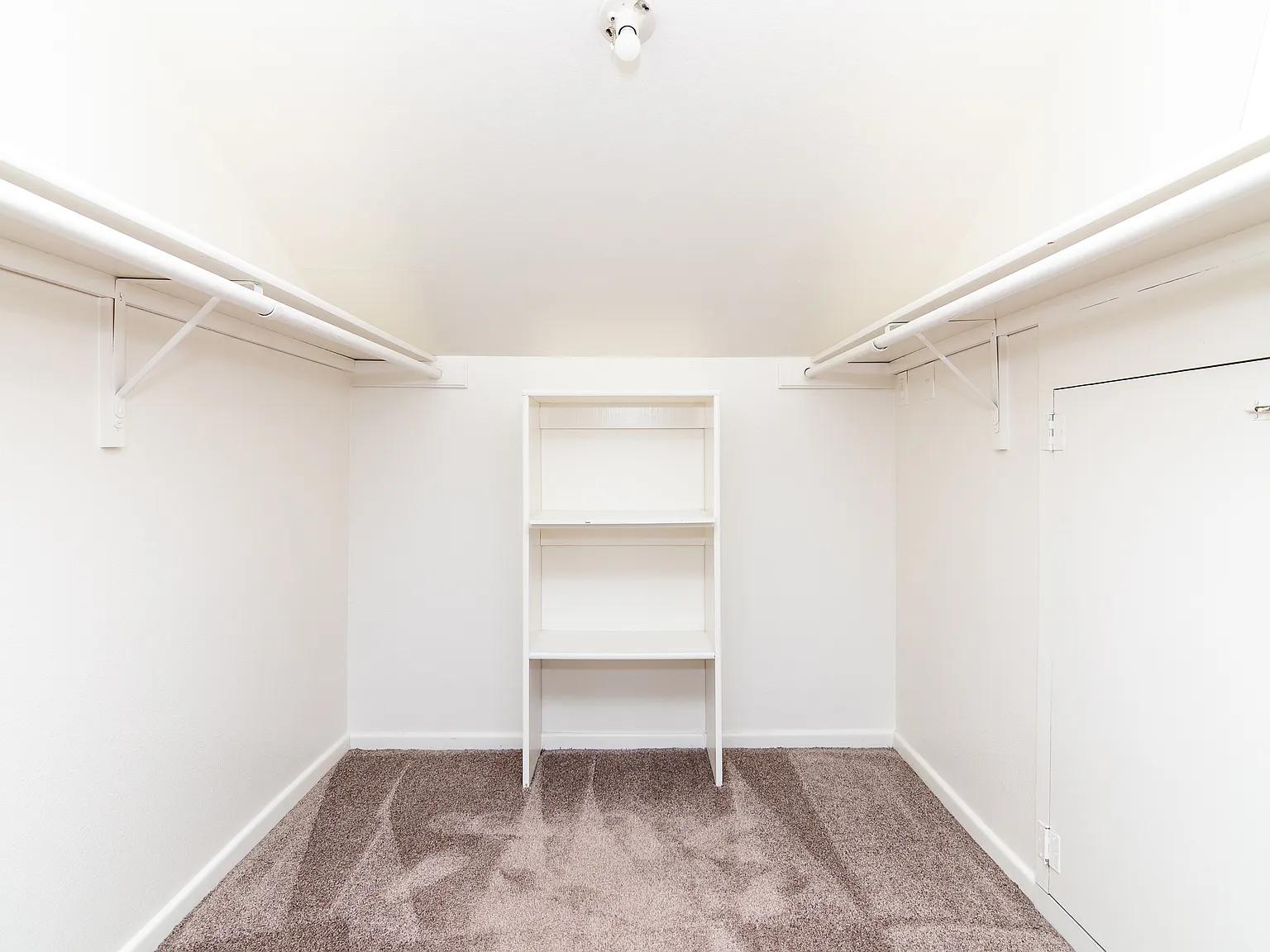 2 bed, 1486 sqft, $1,950 — Photo 2