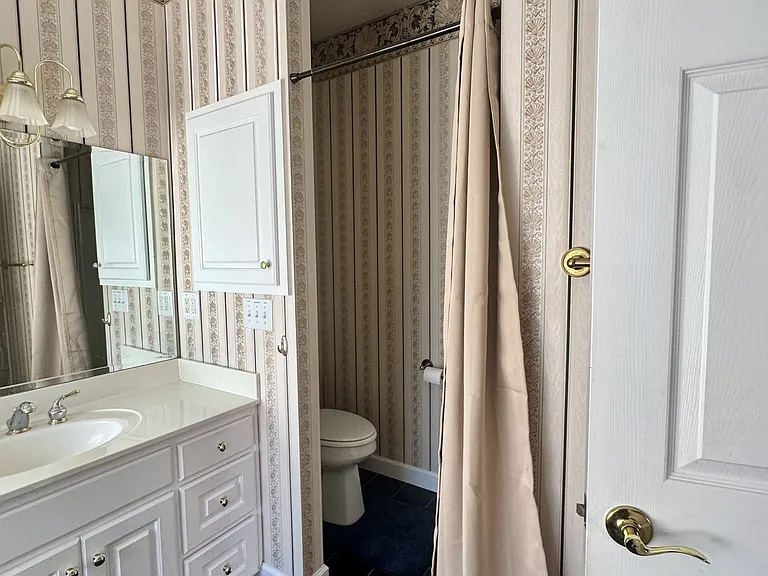 513 Alexis Dr — Photo 24