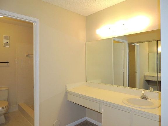 4th image of 15726 Woodgate Pl