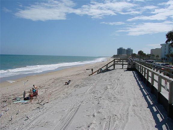 2nd image of 4141 Ocean Dr APT 406