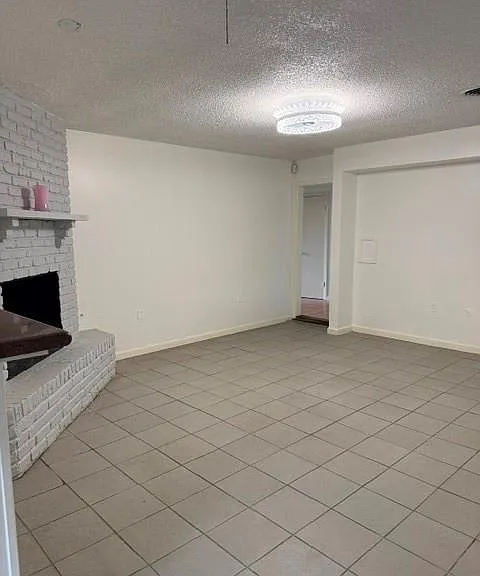 8827 Rowan Ln — Photo 3