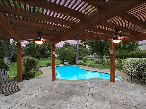 3rd image of 4800 Harbor Dr