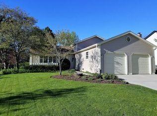 17125 W Woodland Dr, Grayslake, IL 60030