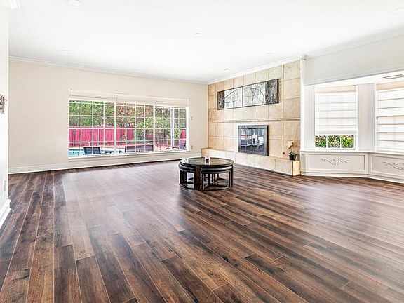 4th image of 13 Chateau Talbot Dr
