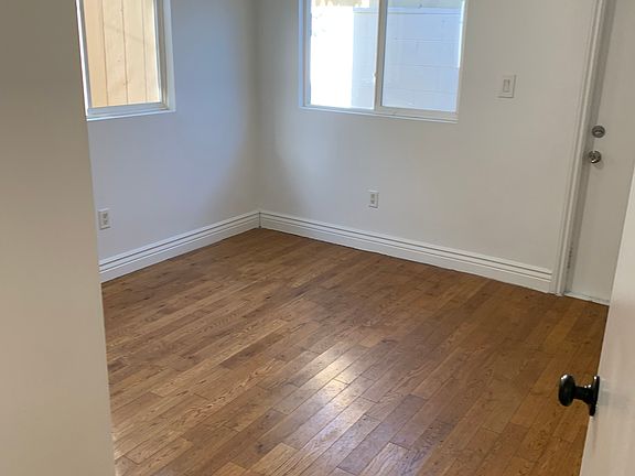 4th image of 940 1/2 N Serrano Ave #940-1/2