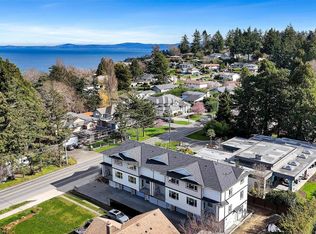 1559 Ash Rd #3, Saanich, BC V8N2S9