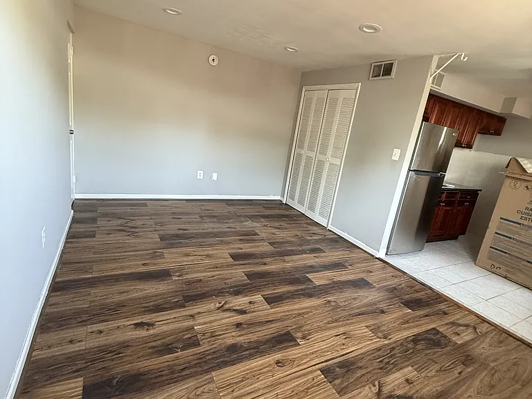 4132 Longshore Ave — Photo 2