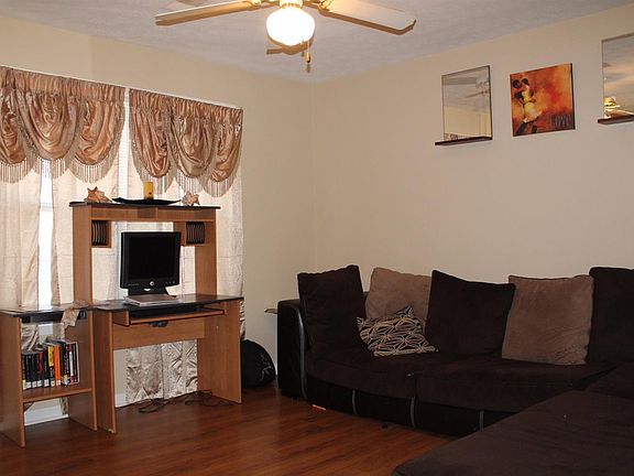 2nd image of 1048 Pinoak Dr
