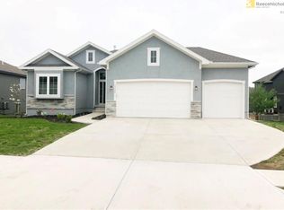 15020 S Red Bird St, Olathe, KS 66061