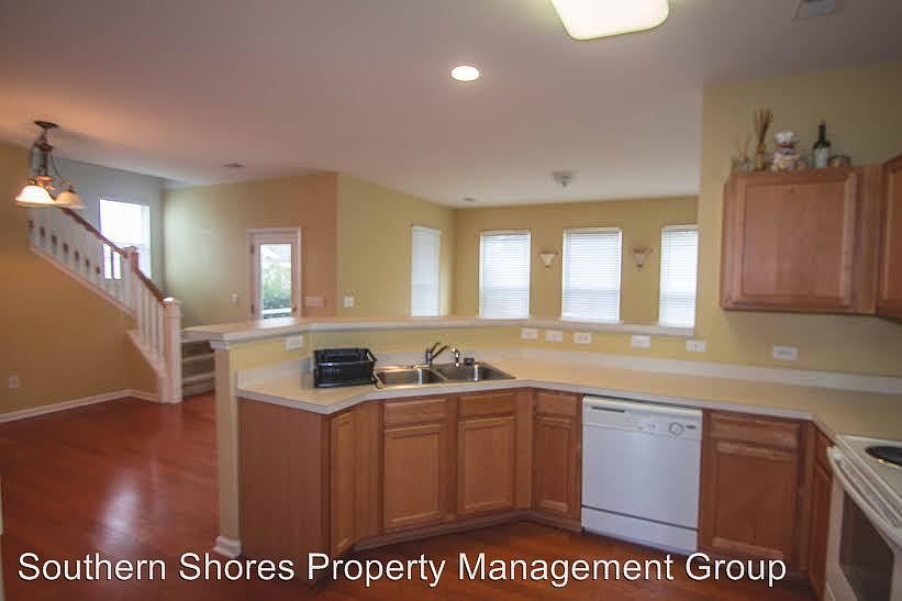 1st image of 105 Crosby Ct