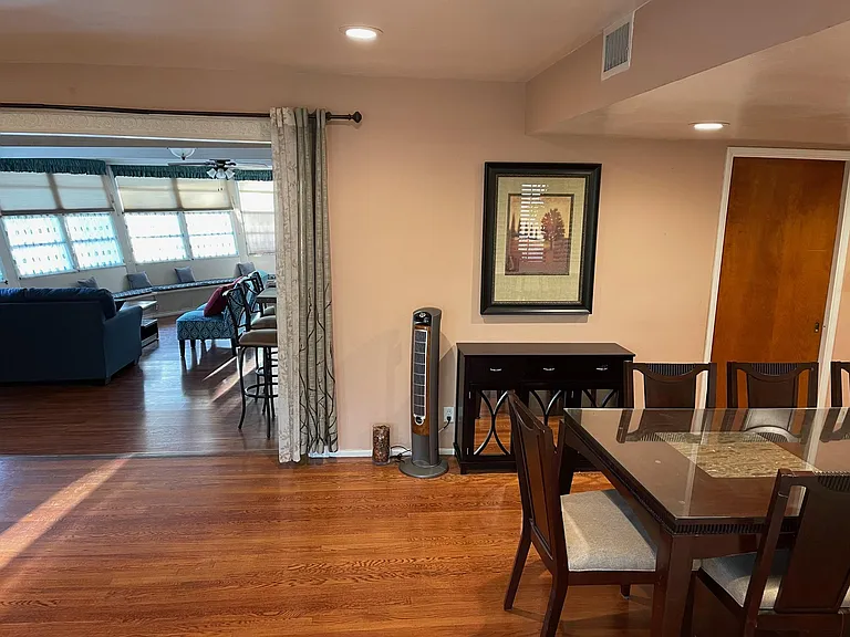 1085 Riviera Dr — Photo 28