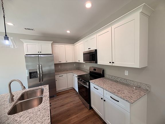 4th image of 113 Stone Dr #A