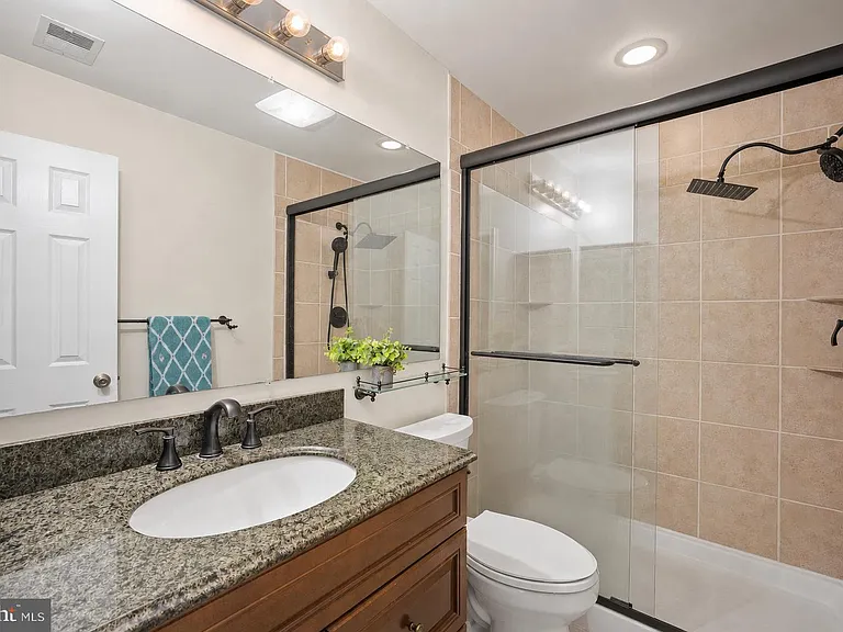 9405 Chatteroy Pl — Photo 17