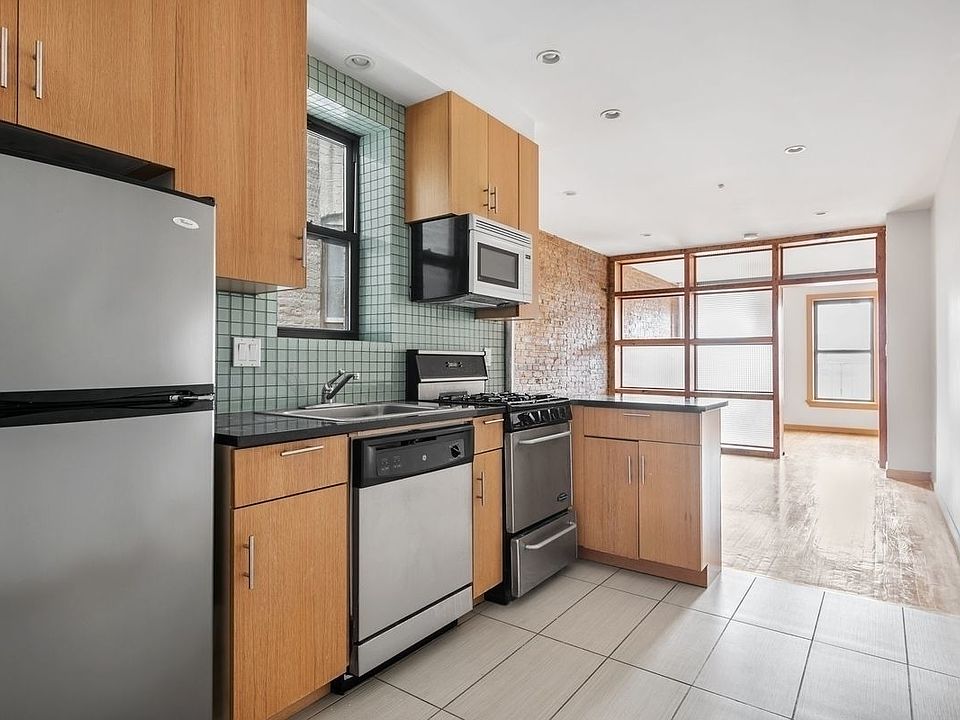 2nd image of 137 Rivington St #5A2