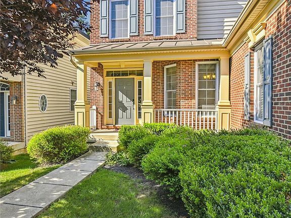 3rd image of 8226 Castanea Ln