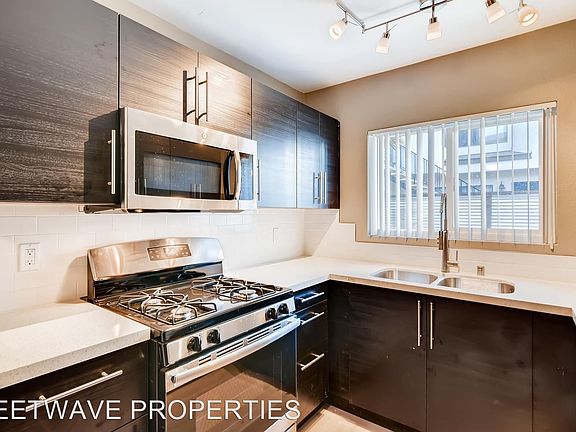 3rd image of 4576 Idaho St