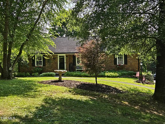 2nd image of 1210 Riverview Dr