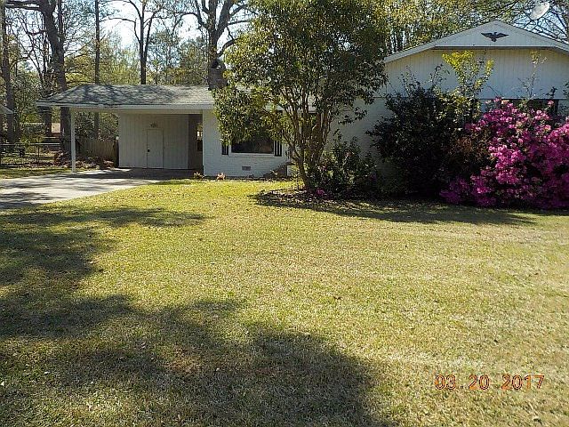 2nd image of 800 Pecan St