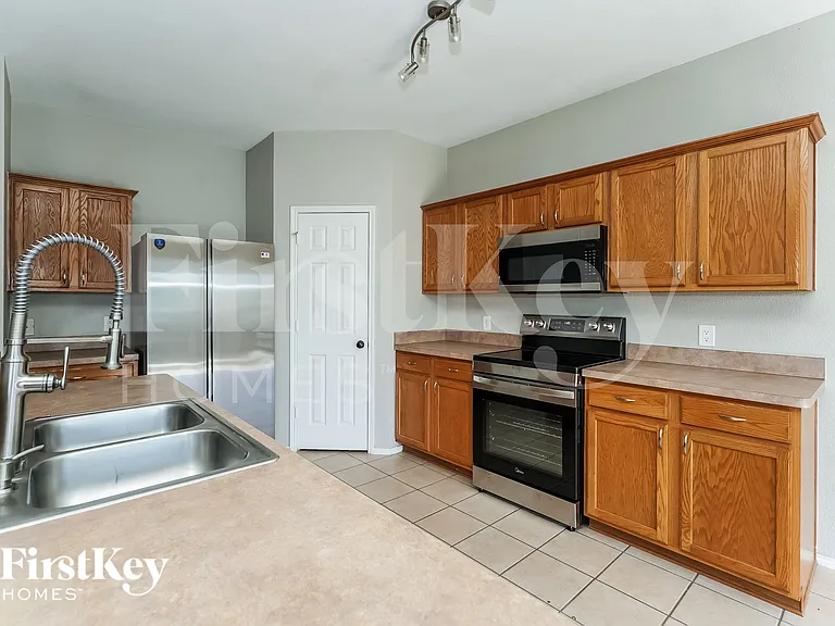 6032 Blazing Star Dr — Photo 10