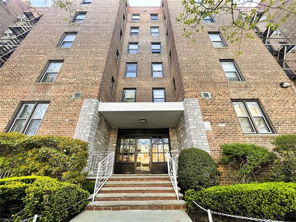 1st image of 2525 W 2nd St APT 4A