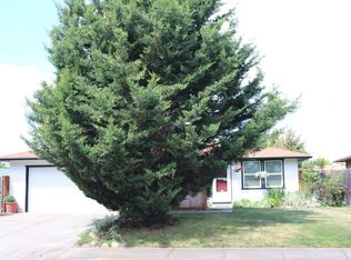 2815 Terr Mont Loop, White City, OR 97503