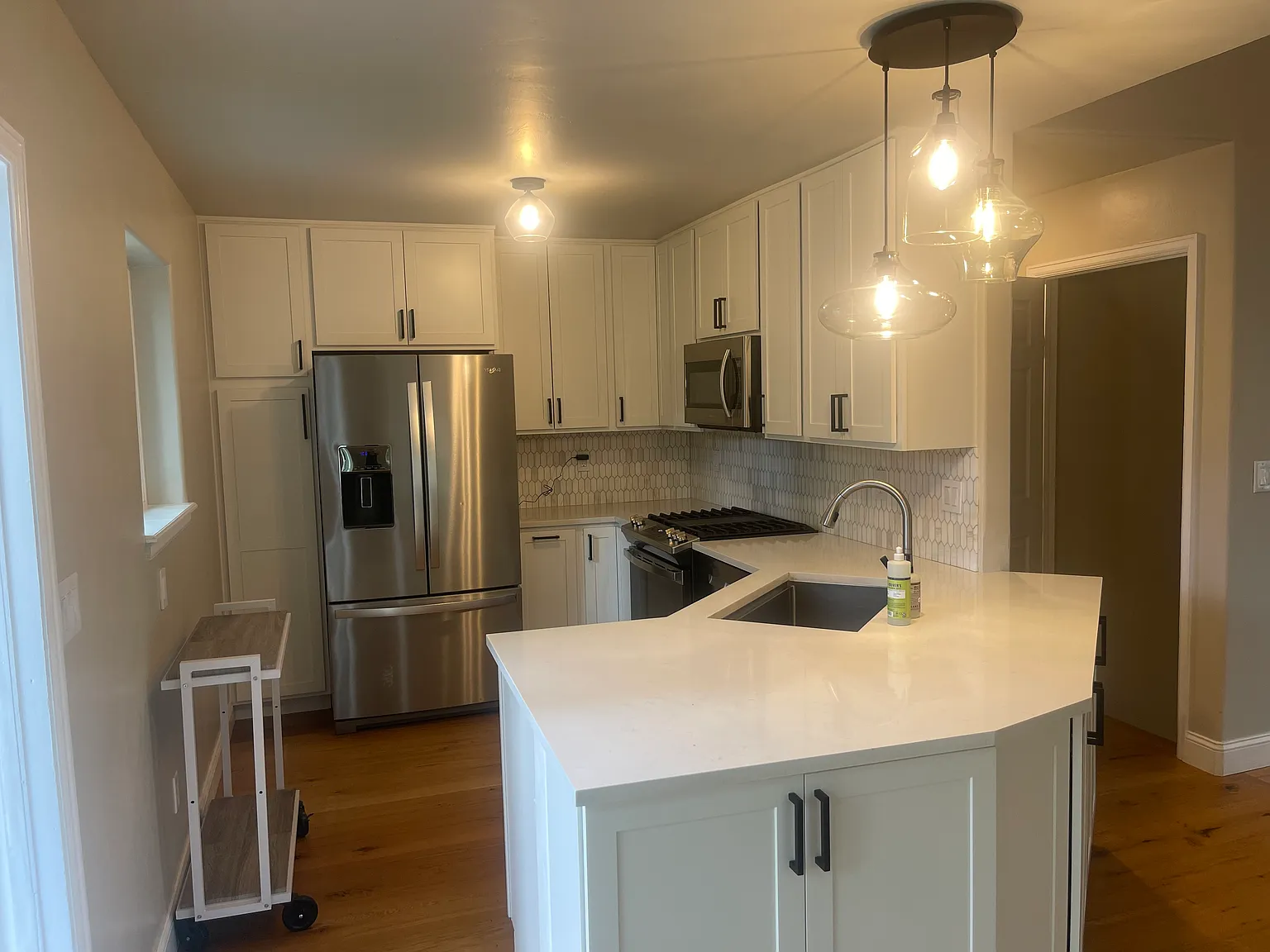 3 bed, 2000 sqft, $5,500 — Photo 3