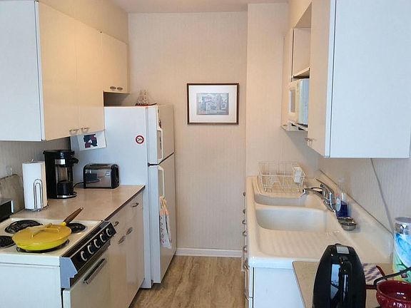 5th image of 525 W 3rd Ave APT 511