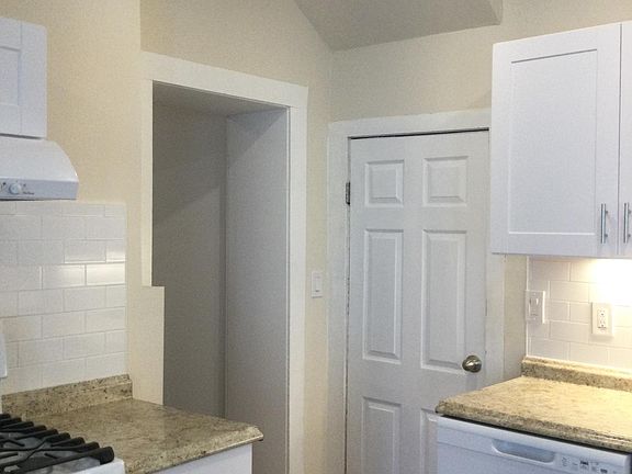4th image of 160 Church St #1