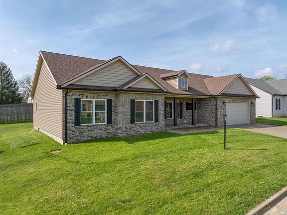 3rd image of 316 Sunset Dr