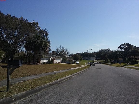 5th image of 301 Darrow Ave