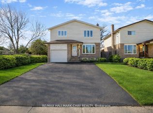 704 Brock St S, Whitby, ON L1N 4L2