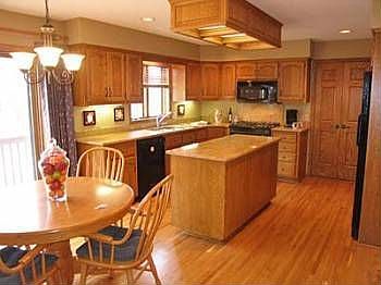 4th image of 1405 Forest Park Ln