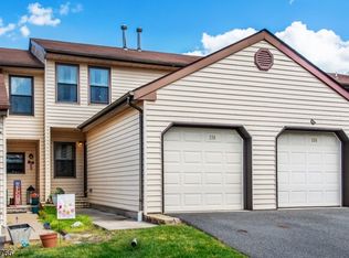 135 Locust Ct, Flemington, NJ 08822