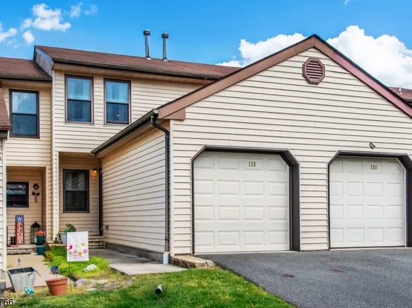 135 Locust Ct, Raritan Twp., NJ 08822