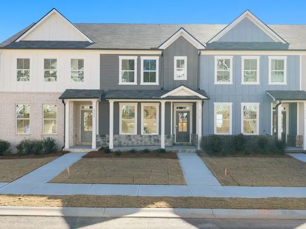6736 Leigh St, Flowery Branch, GA 30542