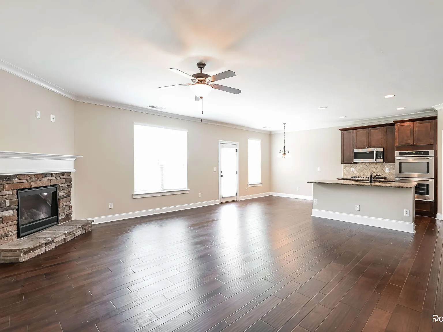 5 bed, 3.0 bath, 2898 sqft, $2,950 — Photo 4