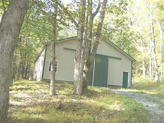 Barn with apt. inside