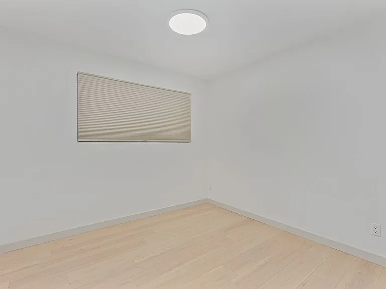 4108 E. Portland Street — Photo 8