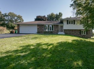 8625 Centaur Dr, Belvidere, IL 61008