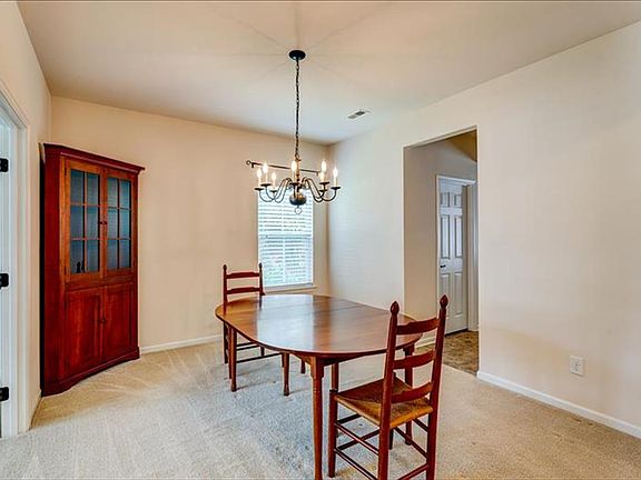 5th image of 826 Somerton Dr