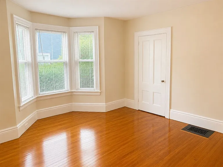 100 Franklin St #1 — Photo 5