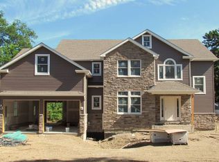 44 Ramapo Rd, Pompton Plains, NJ 07444