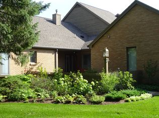 250 Spring Cove Dr, Elgin, IL 60123