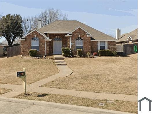 1st image of 705 Parkwood Trl